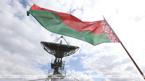 Скептикам наперекор. Как Лукашенко выводил в космос суверенную Беларусь