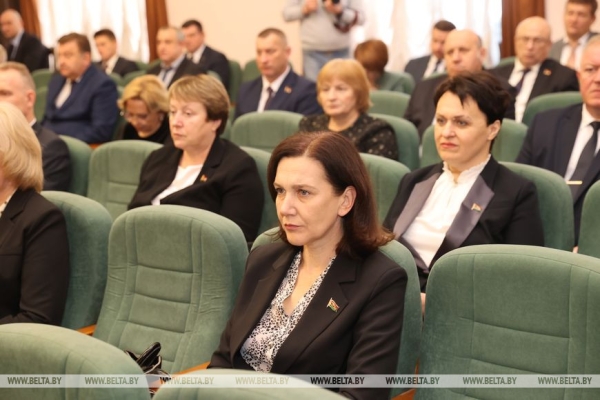 Кочанова: принимаемые законы должны работать на перспективу