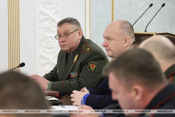 "Хочешь мира - готовься к войне". Лукашенко ответил на кривотолки о военных маневрах в Беларуси "Хочешь мира - готовься к войне". Лукашенко ответил на кривотолки о военных маневрах в Беларуси