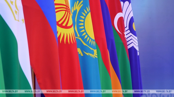 Лукашенко прибыл в Санкт-Петербург, где примет участие в неформальном саммите СНГ Лукашенко прибыл в Санкт-Петербург, где примет участие в неформальном саммите СНГ