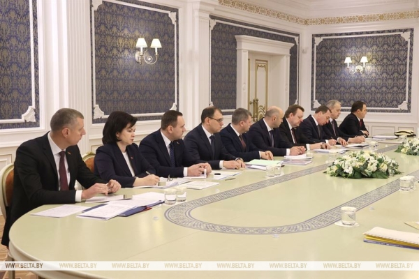 Лукашенко: пока против нас не ввели санкции, россияне и не знали, на что способны белорусы