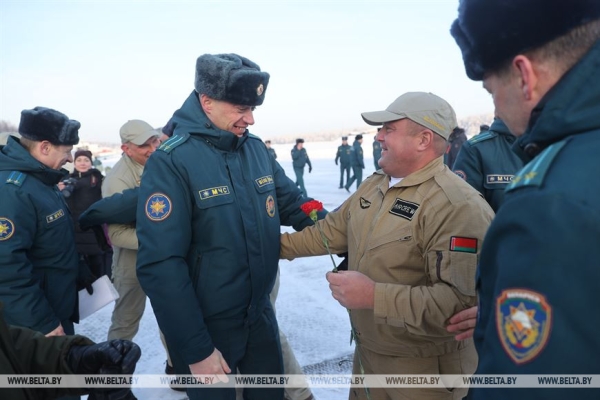 Из средиземноморского тепла в морозную Беларусь. Два вертолета авиации МЧС вернулись из Турции Из средиземноморского тепла в морозную Беларусь. Два вертолета авиации МЧС вернулись из Турции