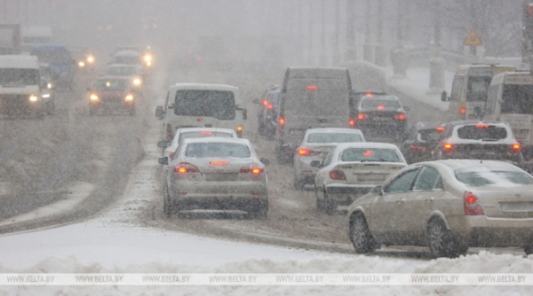 ГАИ напоминает о правилах безопасности при сложных погодных условиях ГАИ напоминает о правилах безопасности при сложных погодных условиях