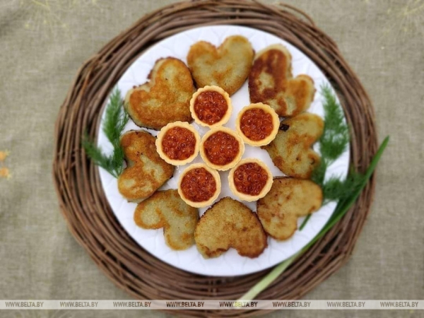 Как сделать букет роз из картошки? Победитель конкурса #Бульбапервого журналист БЕЛТА Владимир Матвеев поделился рецептом блюда