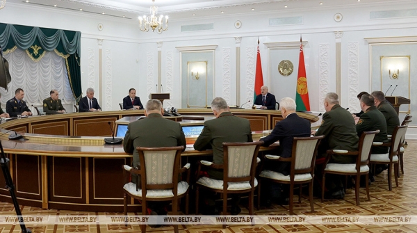 "Важнейшая наша задача - извлекать уроки". Лукашенко рассказал об обстановке вокруг Беларуси "Важнейшая наша задача - извлекать уроки". Лукашенко рассказал об обстановке вокруг Беларуси