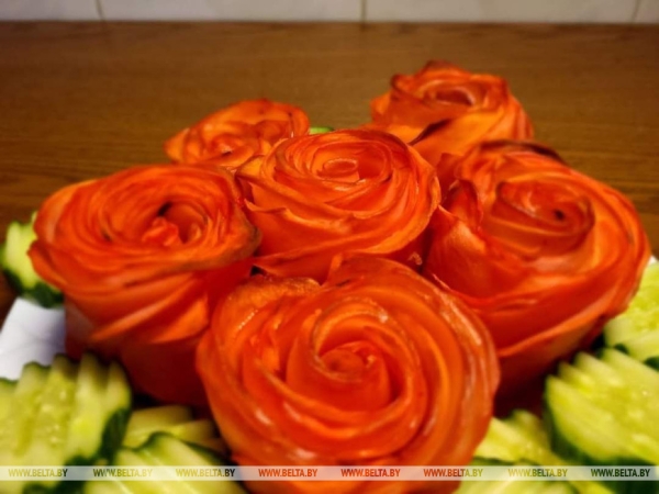 Как сделать букет роз из картошки? Победитель конкурса #Бульбапервого журналист БЕЛТА Владимир Матвеев поделился рецептом блюда