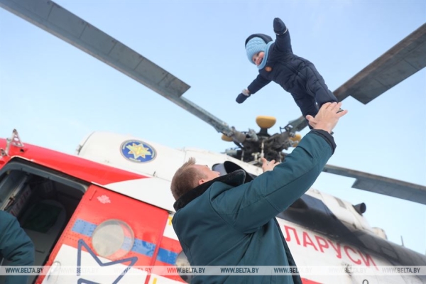 Из средиземноморского тепла в морозную Беларусь. Два вертолета авиации МЧС вернулись из Турции Из средиземноморского тепла в морозную Беларусь. Два вертолета авиации МЧС вернулись из Турции