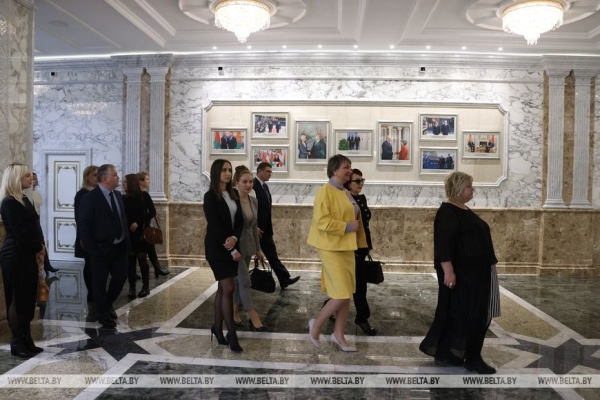 Гости Дворца Независимости разные, но эмоции всегда одни - восторг и восхищение Гости Дворца Независимости разные, но эмоции всегда одни - восторг и восхищение