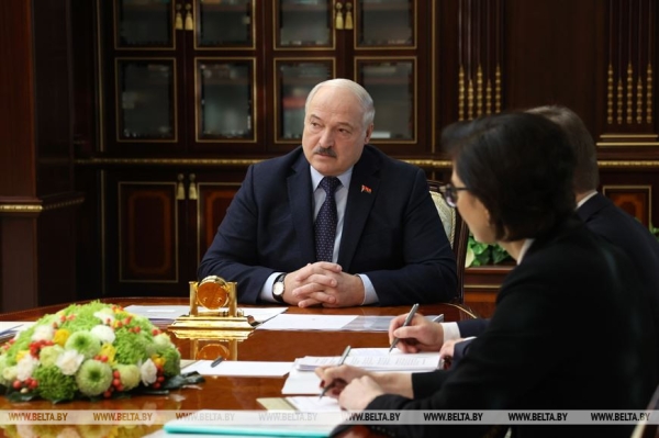 "Государство для народа, ну так народ надо лечить!" Лукашенко доклад Пиневича разбавил большой ложкой дегтя