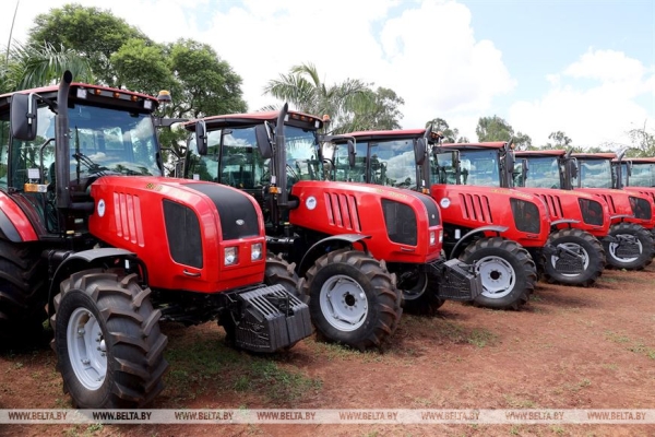 Лукашенко поблагодарил Запад за санкции Лукашенко поблагодарил Запад за санкции