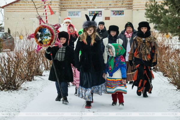 Открывай ворота, Коляда в гости пришла. Как на пинском Полесье живет народный рождественский обряд Открывай ворота, Коляда в гости пришла. Как на пинском Полесье живет народный рождественский обряд
