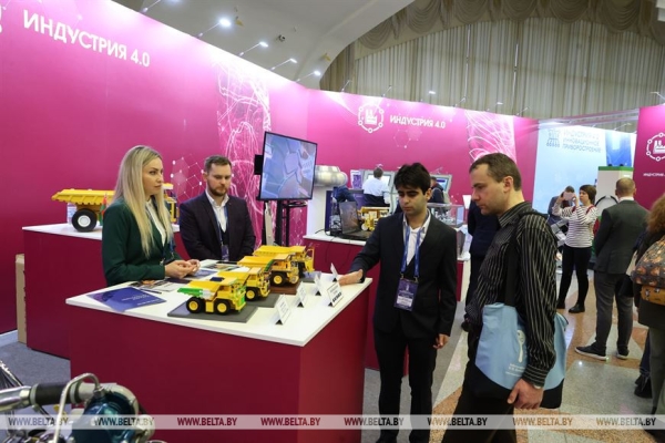 Электрокары, ноутбуки, лекарства от рака. Чем удивила "Беларусь интеллектуальная"