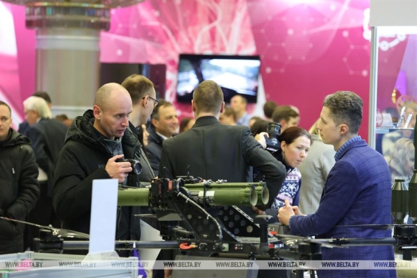 Электрокары, ноутбуки, лекарства от рака. Чем удивила "Беларусь интеллектуальная"