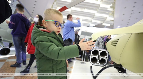 ФОТОФАКТ: Второй день работы выставки "Беларусь интеллектуальная"