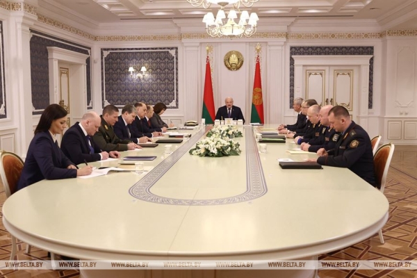 Рубежи Родины, шанс для беглых, новые реалии для ИП и задачка со звездочкой. Подробности недели Президента