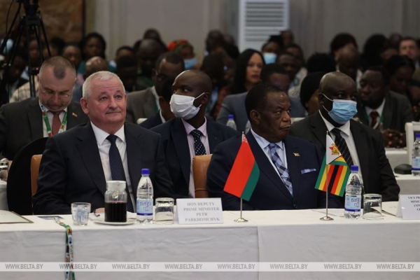 Трансконтинентальный мост, инвестиции и белорусское мороженое в Африке. Подробности бизнес-форума в Хараре Трансконтинентальный мост, инвестиции и белорусское мороженое в Африке. Подробности бизнес-форума в Хараре