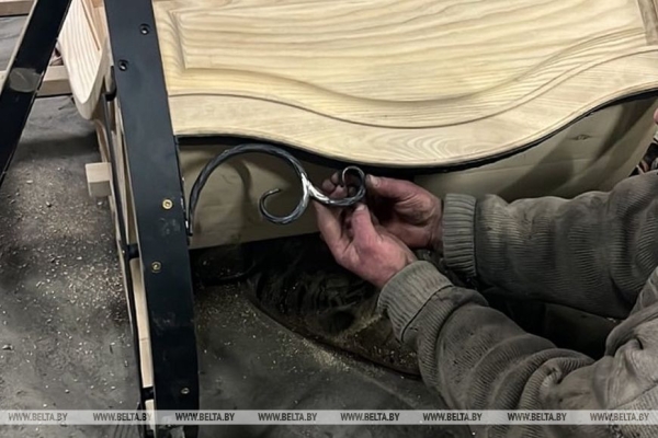 Сани для Первого, или Как пинские мастера изготовили эксклюзивный подарок Президенту