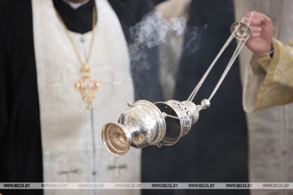 ФОТОФАКТ: От Сочельника - к Рождеству. Праздничные богослужения начались в православных храмах ФОТОФАКТ: От Сочельника - к Рождеству. Праздничные богослужения начались в православных храмах