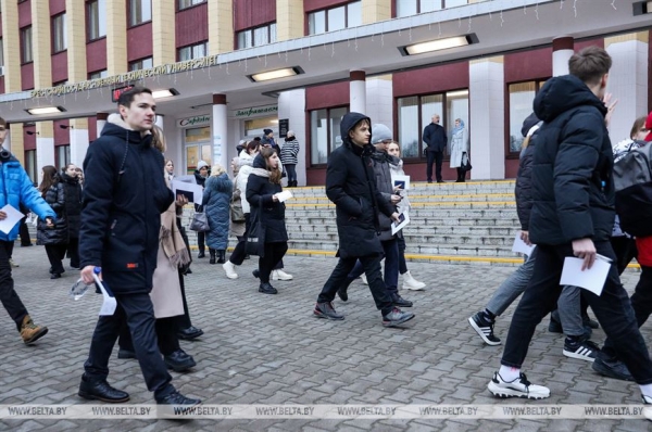 ФОТОФАКТ: Репетиционный централизованный экзамен впервые прошел в Беларуси. Подробности