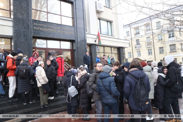 ФОТОФАКТ: Репетиционный централизованный экзамен впервые прошел в Беларуси. Подробности