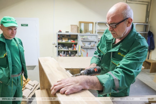 Сани для Первого, или Как пинские мастера изготовили эксклюзивный подарок Президенту