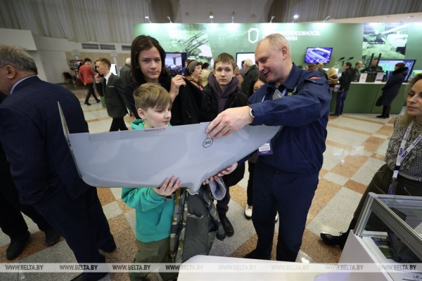ФОТОФАКТ: Второй день работы выставки "Беларусь интеллектуальная"