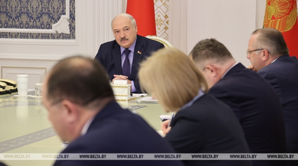 Лукашенко потребовал форсировать строительство белорусских портов в России