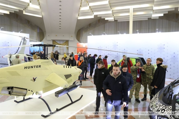 Электрокары, ноутбуки, лекарства от рака. Чем удивила "Беларусь интеллектуальная"