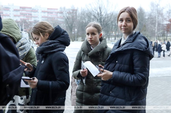 ФОТОФАКТ: Репетиционный централизованный экзамен впервые прошел в Беларуси. Подробности