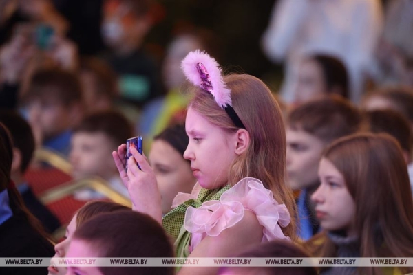 Волшебная "Академия времени": новогоднее представление для детей прошло во Дворце Независимости Волшебная "Академия времени": новогоднее представление для детей прошло во Дворце Независимости