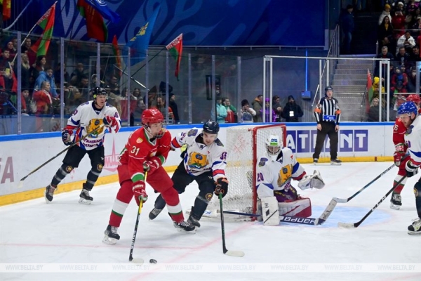 Хоккейная команда Президента Беларуси одержала третью победу в играх любительского турнира Хоккейная команда Президента Беларуси одержала третью победу в играх любительского турнира