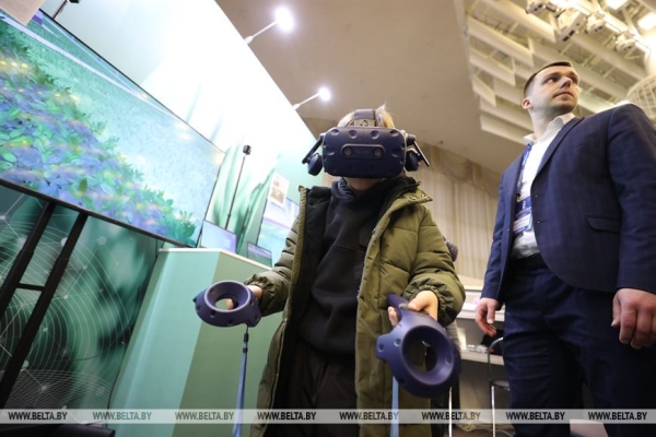 ФОТОФАКТ: Второй день работы выставки "Беларусь интеллектуальная"