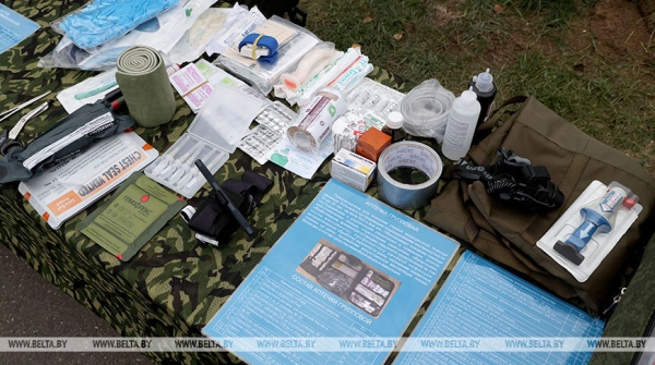 "Лучше натовских!" Беларусь передала российским военным крупную партию индивидуальных аптечек