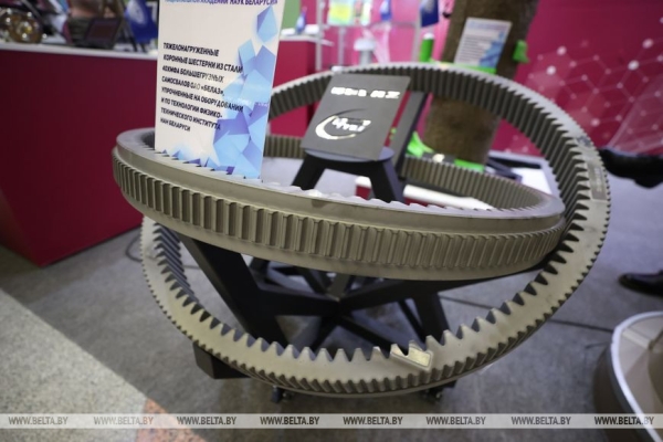 Гусаков о выставке "Беларусь интеллектуальная": общество должно знать, чем живет наука и каковы результаты Гусаков о выставке "Беларусь интеллектуальная": общество должно знать, чем живет наука и каковы результаты