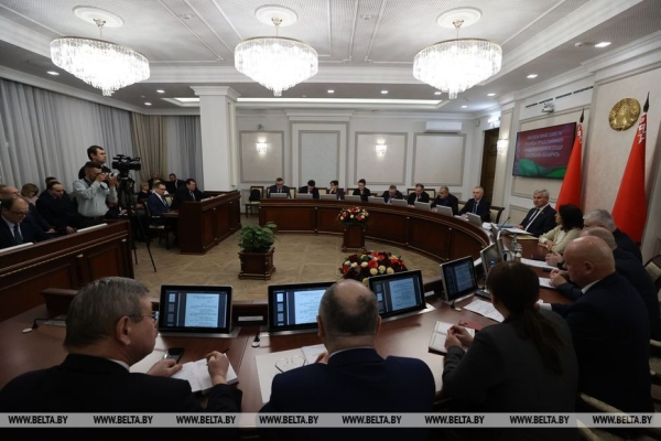 Андрейченко: приоритетное направление работы депутатов - конституционное реформирование Андрейченко: приоритетное направление работы депутатов - конституционное реформирование