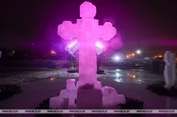 ФОТОРЕПОРТАЖ: Крещенские купания проходят в Беларуси