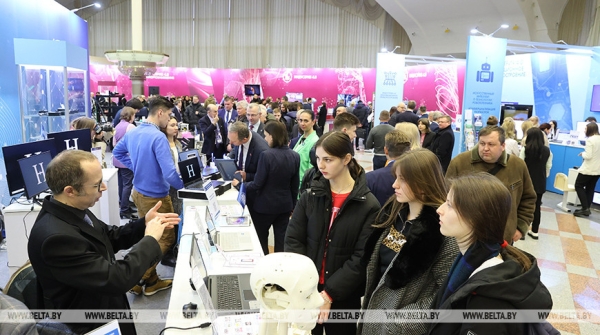 Электрокары, ноутбуки, лекарства от рака. Чем удивила "Беларусь интеллектуальная"