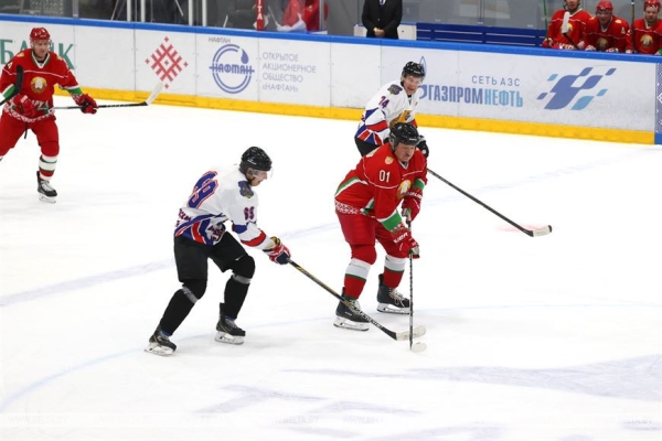 Хоккейная команда Президента Беларуси одержала третью победу в играх любительского турнира Хоккейная команда Президента Беларуси одержала третью победу в играх любительского турнира