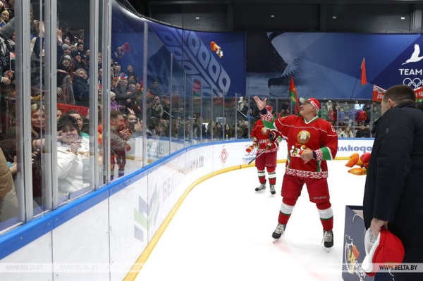 Хоккейная команда Президента Беларуси одержала третью победу в играх любительского турнира Хоккейная команда Президента Беларуси одержала третью победу в играх любительского турнира