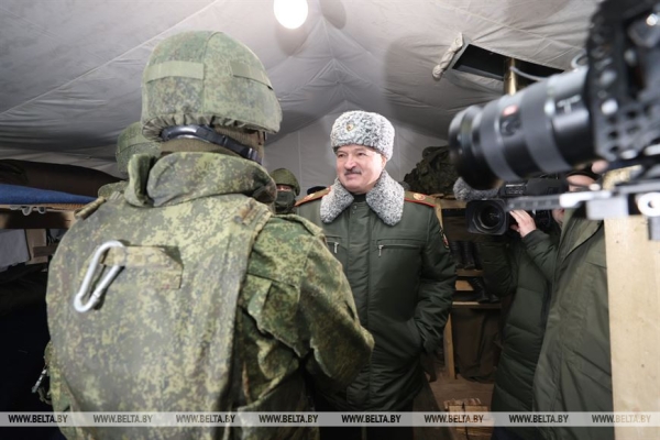"Лучше натовских!" Беларусь передала российским военным крупную партию индивидуальных аптечек