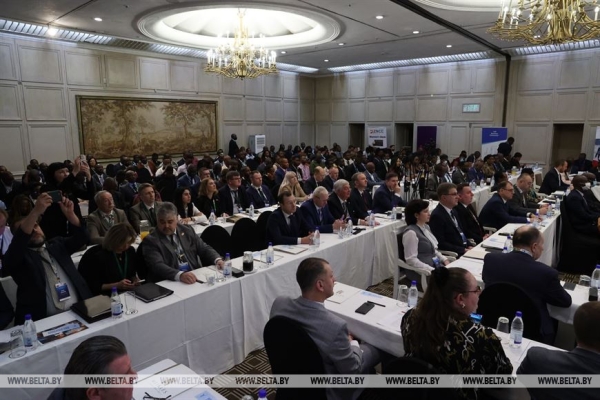 Трансконтинентальный мост, инвестиции и белорусское мороженое в Африке. Подробности бизнес-форума в Хараре Трансконтинентальный мост, инвестиции и белорусское мороженое в Африке. Подробности бизнес-форума в Хараре