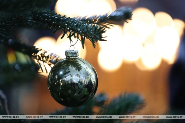 ФОТОФАКТ: От Сочельника - к Рождеству. Праздничные богослужения начались в православных храмах ФОТОФАКТ: От Сочельника - к Рождеству. Праздничные богослужения начались в православных храмах