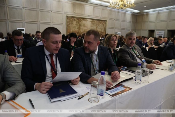 Трансконтинентальный мост, инвестиции и белорусское мороженое в Африке. Подробности бизнес-форума в Хараре Трансконтинентальный мост, инвестиции и белорусское мороженое в Африке. Подробности бизнес-форума в Хараре