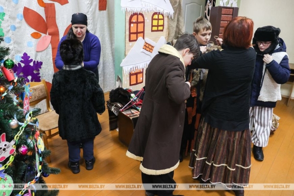 Открывай ворота, Коляда в гости пришла. Как на пинском Полесье живет народный рождественский обряд Открывай ворота, Коляда в гости пришла. Как на пинском Полесье живет народный рождественский обряд