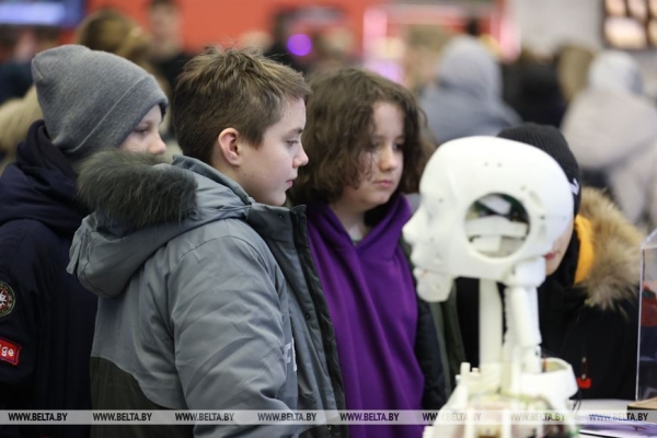 ФОТОФАКТ: Второй день работы выставки "Беларусь интеллектуальная"