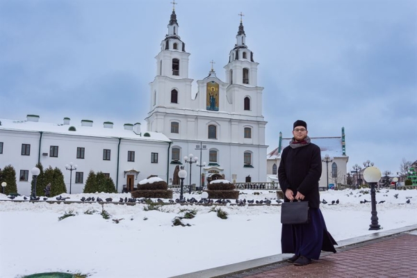 "Испытывая радость, люди делятся ею с другими". Молодой священник о Рождестве, служении и церкви