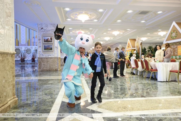 Волшебная "Академия времени": новогоднее представление для детей прошло во Дворце Независимости Волшебная "Академия времени": новогоднее представление для детей прошло во Дворце Независимости