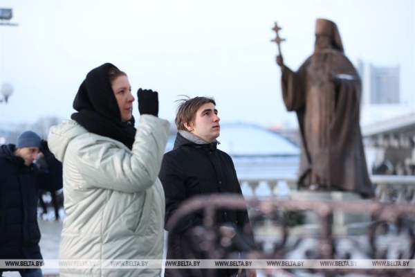 ФОТОФАКТ: От Сочельника - к Рождеству. Праздничные богослужения начались в православных храмах ФОТОФАКТ: От Сочельника - к Рождеству. Праздничные богослужения начались в православных храмах