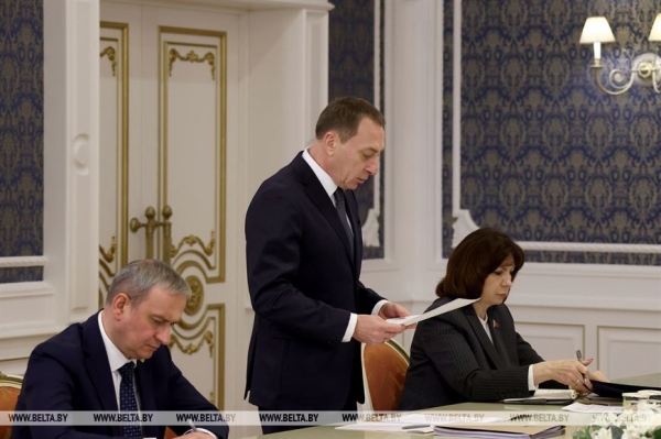 Лукашенко: негативные тенденции по экспорту удалось преодолеть, но успокаиваться нельзя