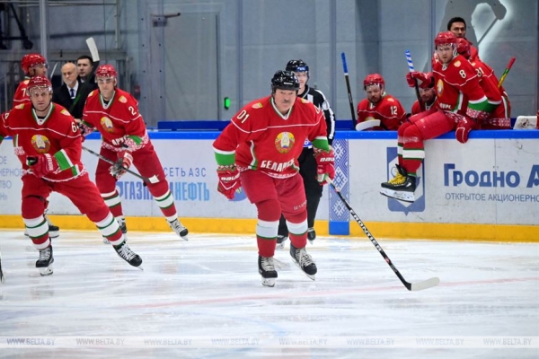 Хоккейная команда Президента Беларуси одержала третью победу в играх любительского турнира Хоккейная команда Президента Беларуси одержала третью победу в играх любительского турнира